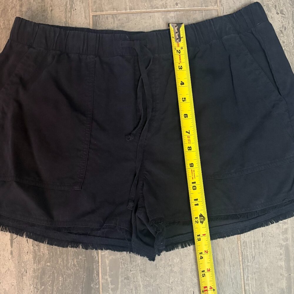 Bella Dahl Fray Hem Tencel Pull-On Elastic Waist Pocket Short Navy Size Medium - Picture 8 of 13